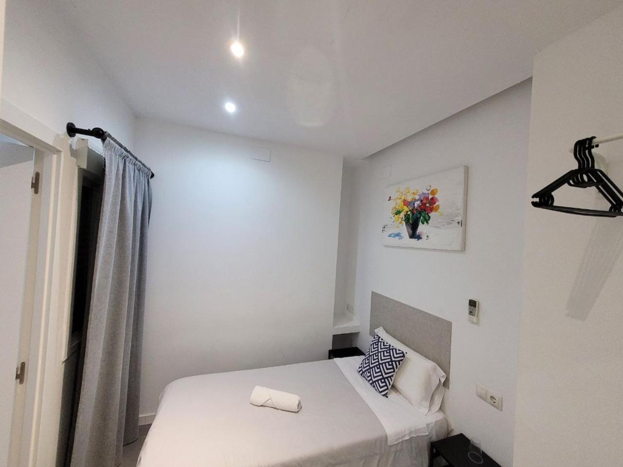 Ayz Frailes - Auto Check-In Property (Adults Only) Málaga Eksteriør billede