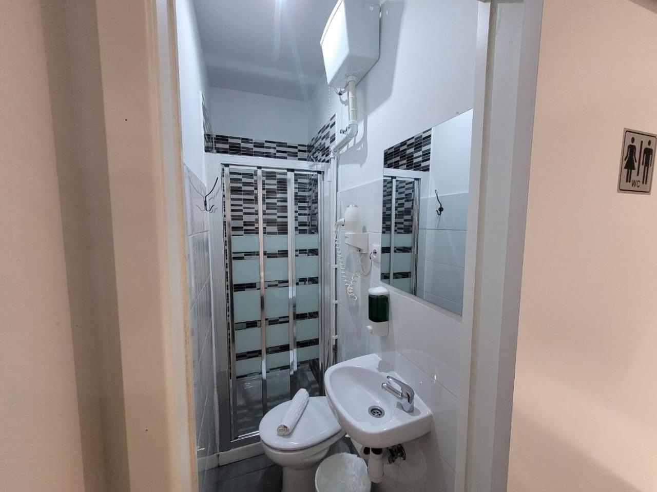 Ayz Frailes - Auto Check-In Property (Adults Only) Málaga Eksteriør billede
