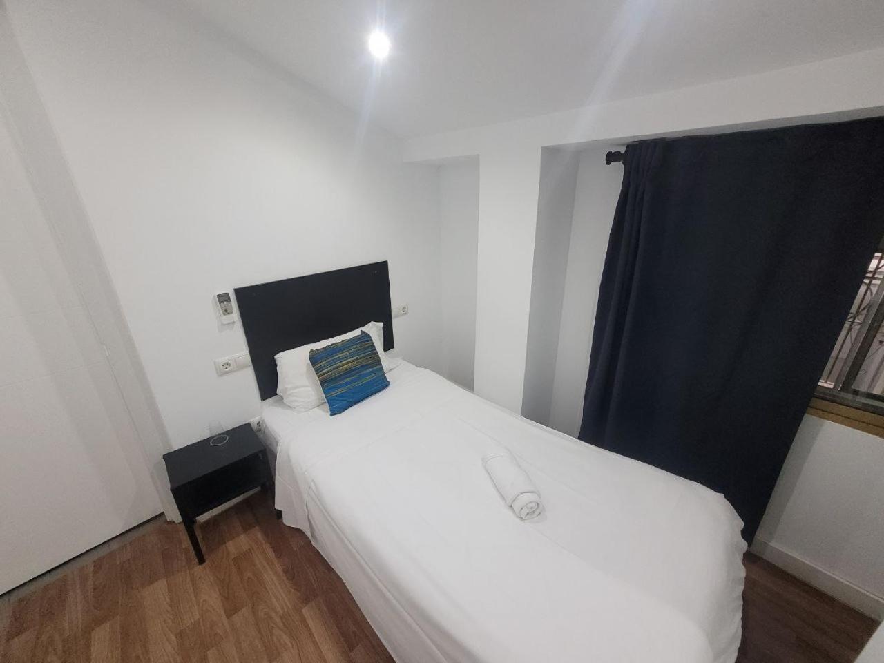 Ayz Frailes - Auto Check-In Property (Adults Only) Málaga Eksteriør billede