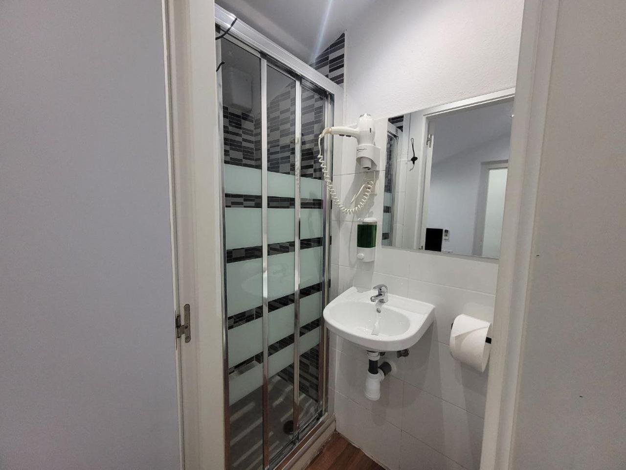 Ayz Frailes - Auto Check-In Property (Adults Only) Málaga Eksteriør billede