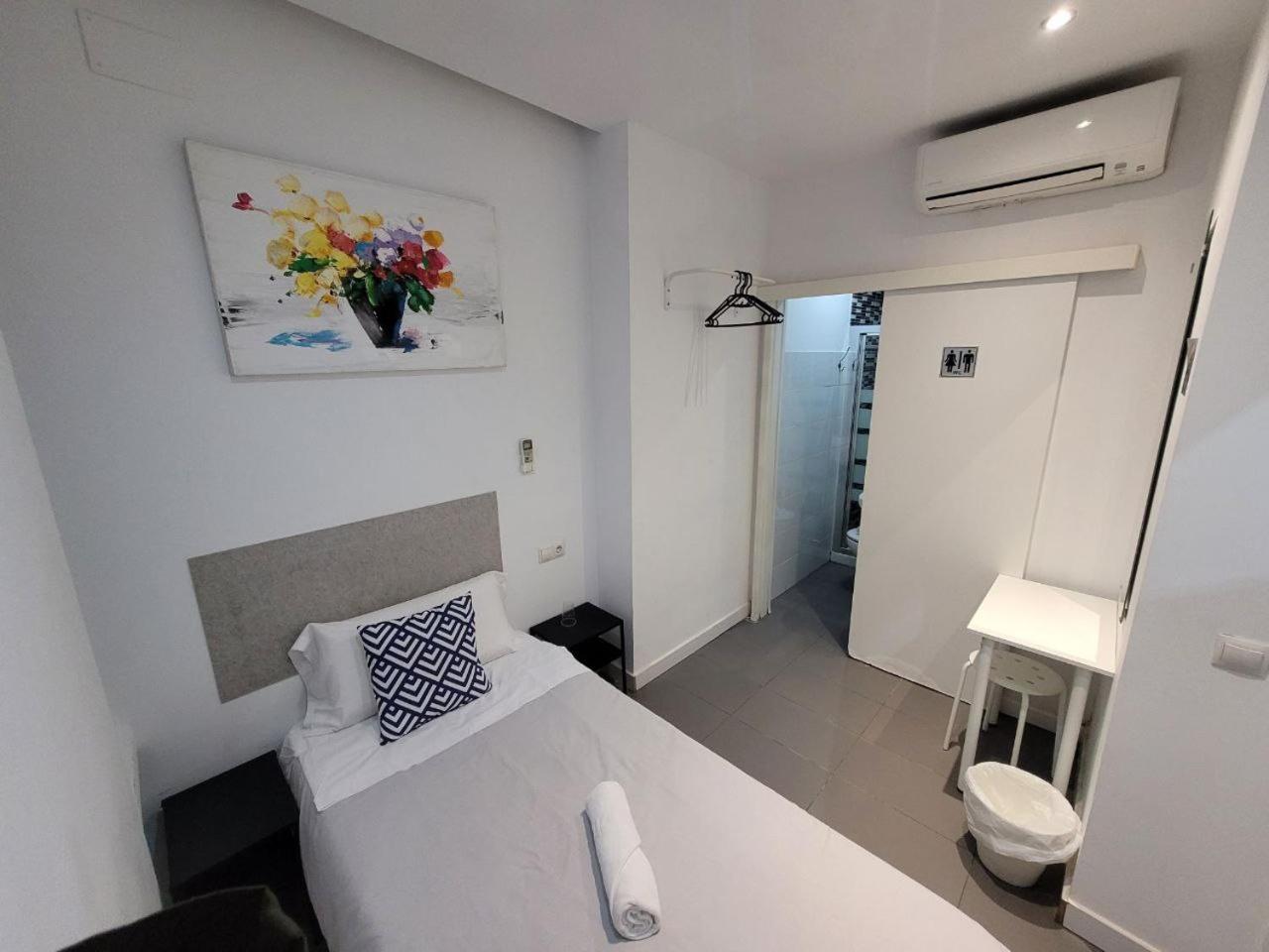 Ayz Frailes - Auto Check-In Property (Adults Only) Málaga Eksteriør billede