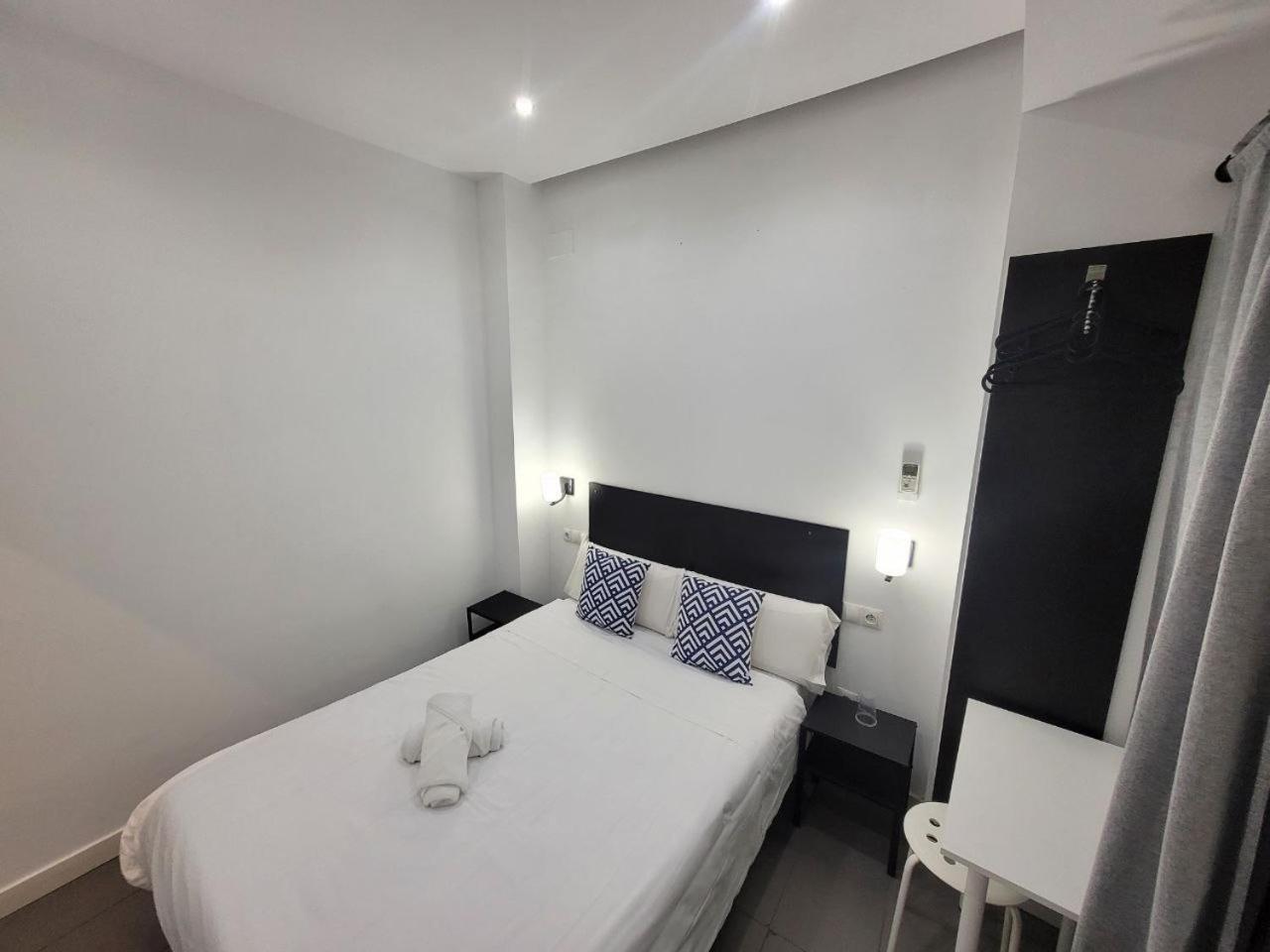 Ayz Frailes - Auto Check-In Property (Adults Only) Málaga Eksteriør billede