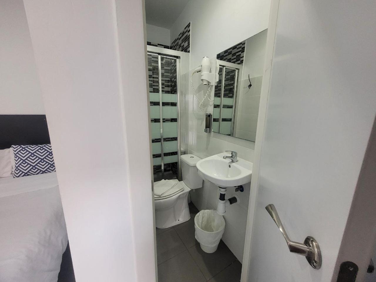 Ayz Frailes - Auto Check-In Property (Adults Only) Málaga Eksteriør billede